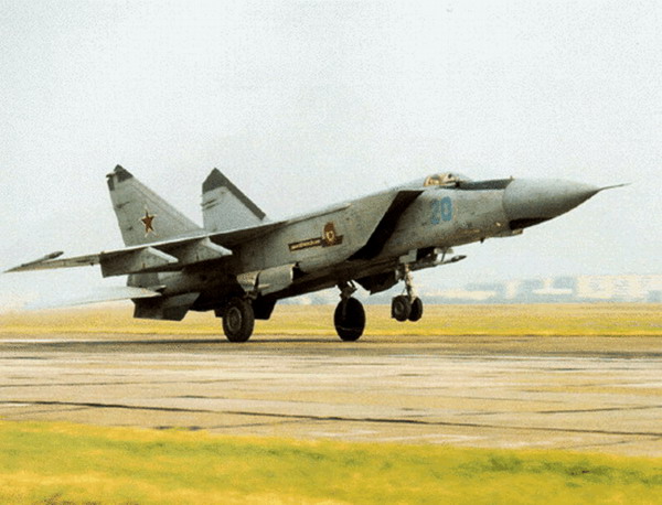 Истребитель МиГ-25